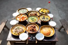 “九大碗”熟悉的家乡味道 浓浓的思乡之情图片