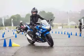 已有c1驾驶证，想办摩托车驾驶证怎么办？视频封面