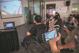 中国残奥游泳队的高光背后图片