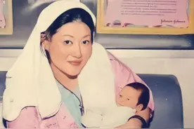 19年前，陈宝莲跳楼撇下的“黄大少”模样的男婴，如今怎么样了？图片