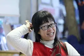 余秀华：你活得如此热烈，如此赤诚，如此充满力量！你身上有光芒图片