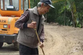 警卫员李连庆：服务主席15年、叶帅10年，退休养牛带家乡致富图片