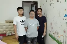 浙江杭州：男子在微信上聊了一年多的“女友”，竟然是“抠脚大汉”图片