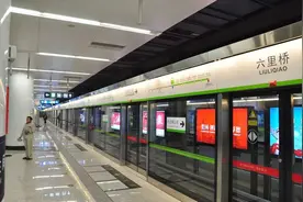 我国城市轨道交通10强：成都跃居第4、杭州青岛入围、天津退出图片