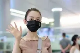 吉娜产后瘦太多了，穿紧身衣也撑不满，这身材比小姑娘还好图片