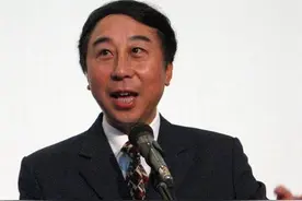 牛群沉默多年，终于说出与冯巩“决裂”真相，下跪磕头只是表象？图片