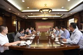 京东方科技集团创始人、北京奕斯伟科技集团董事长王东升校友一行来校访问图片