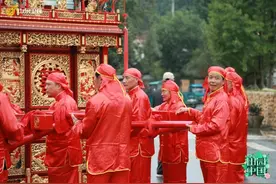 《田园中国》走进鲁家村 段艺璇大喊“爸爸我会干农活了”图片