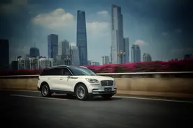 豪华自有其道 全新林肯飞行家图片