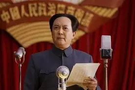 特型演员唐国强不忘初心，扮演伟人一生荣耀，教育年轻人爱国敬业图片