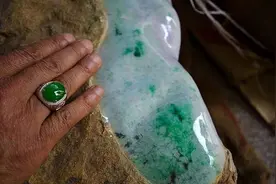 美好缅甸翡翠却带人血！矿难吸毒透支挖石人，因瑞丽疫情遭停摆图片