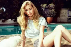 詹妮弗·劳伦斯悠闲生活照，她不明白为什么叫她大表姐？图片