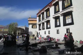 西藏最早的土木结构建筑——大昭寺图片