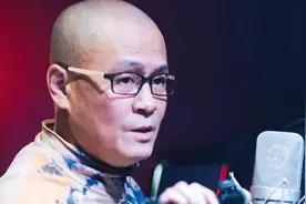 支持那英批刀郎，自曝丑闻赚钱忙，光头李进在他乡还好吗？图片