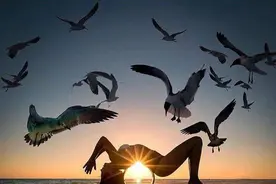 当你觉得累的时候，练练4个瑜伽体式，消除疲劳，让你轻松愉悦图片