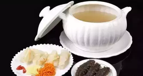 花胶海参鸡汤上火 花胶海参鸡汤上火还是降火