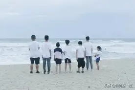 163位抗疫牺牲者孩子如何“疗伤”：警察父亲猝死儿子患严重精神疾病，去世村医母亲拿到抚恤金赶走儿媳孙子图片