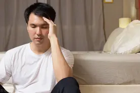 给离婚男人提个醒，余生想安稳自在，只有这两条路可走图片