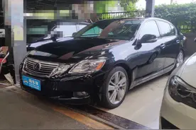 当年百万的凌志GS450h如今报价28万，掀开车尾买主惊呆图片