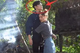 付辛博参演《南风知我意》，在片场被女二拥抱，和成毅差别明显图片