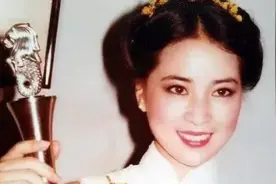 台湾有10万男人想娶林凤娇为妻，她却用20年等待成龙的回归图片