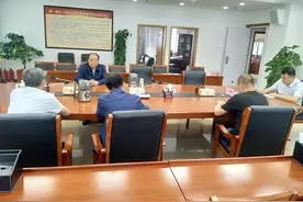 于勇与我厅驻村扶贫工作干部进行座谈图片