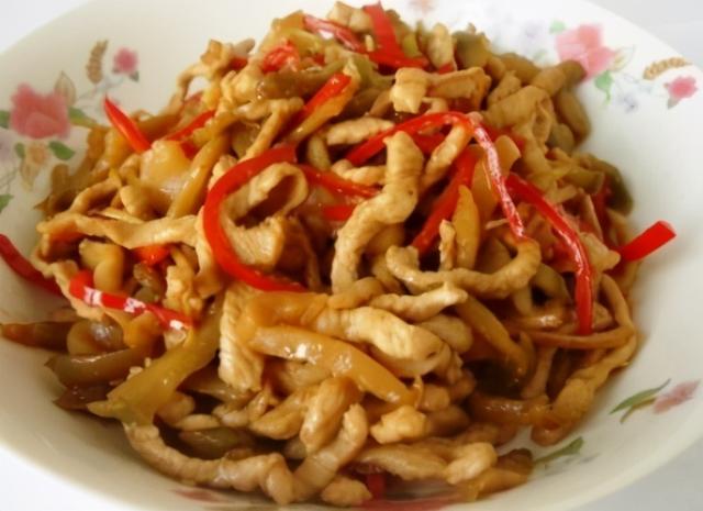 这菜当下要多吃，一次买5斤，晒上一天保存起来，用来炖肉特别香