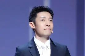 看撒贝宁妻子带娃，才知道为何外国妈妈带娃轻松，我们却很累图片