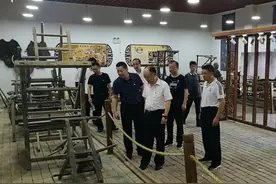 市检察院组织干警赴老河口李家染坊村开展党史学习教育图片