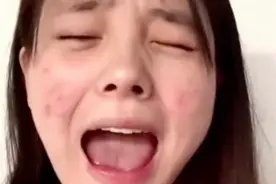 百万网红小霸宠引争议，直播展示出汗胳肢窝，闻一下又尖叫太迷惑图片