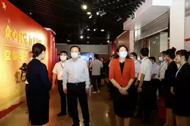 众心向党 自立自强——党领导下的科学家 主题展（河南站）开幕图片
