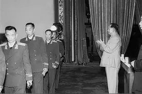 1955年授衔时，这位开国元帅诚恳请求毛主席：我最多是大将的军衔图片