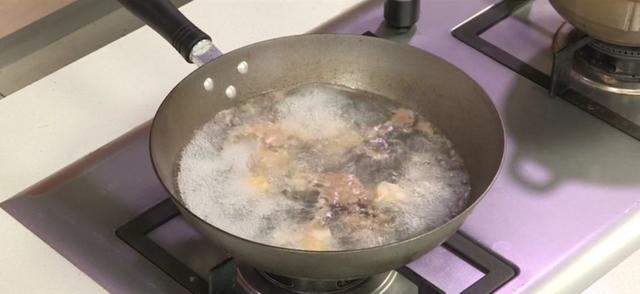 花胶香菇炖排骨汤的做法大全 花胶香菇炖排骨汤的做法大全视频