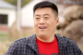 小品《原来如此》：宋晓峰上门讨债闹乌龙，原来是未来老丈人家图片