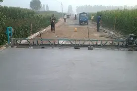 可自由组装的混凝土振动梁，坚固抗震耐用图片