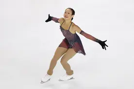 花滑世界杯美国站，归化小将林姗滑出近期中国女单“最高分”图片