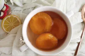 那些又酸又硬的杏不要扔，试试这样做，冰爽开胃，比买的好吃图片