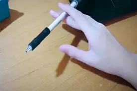 班级里喜欢“转笔”的孩子，大多是这4类学生，你是其中之一吗？图片