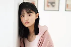 乃木坂46远藤樱拍摄时尚写真：淡粉色家居服可爱娇美图片