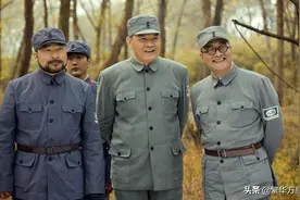 抗战时期，八路军和新四军的军服颜色，为何做不到统一？图片