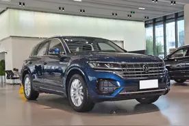 途锐降价后比Q7香，2.0T全时四驱+托森式差速器，关键全系纯进口图片