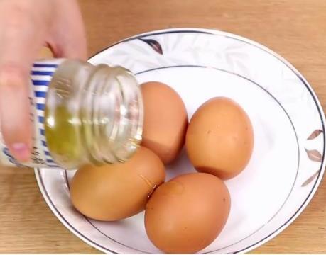 现在才知道，保存鸡蛋小妙招，放半年都不坏，省钱又实用