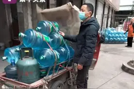 有情有义！女友患重病去世，小伙照顾女友父母十几年：这些年不负她临终所托图片