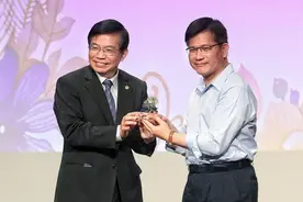 台湾新“交通部长”王国材曾获陈菊提拔，菊系人马堪称蔡英文“官员养成班”图片