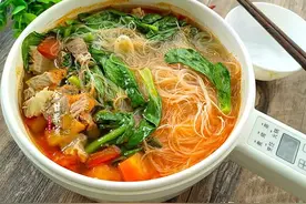 家常烧牛肉，除了番茄土豆，我常加这两种食材，汤菜主食都有了图片