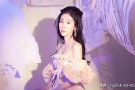 张碧晨，直角肩雪白锁骨，妩媚粉嫩的礼服，你有没有被惊艳到图片