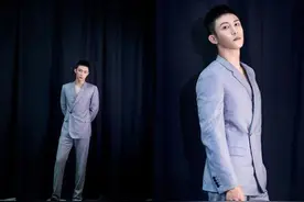 黄景瑜太会穿了，一身灰色真空西装上身，性感又撩人图片