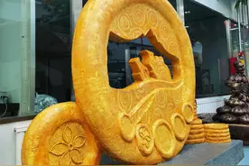 馕，新疆人餐桌上的太阳图片