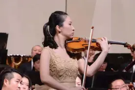 令人悲痛！38岁艺术家跳楼身亡，年轻貌美却饱受抑郁症折磨图片