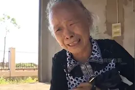 九旬夫妻获赔500万拆迁款，丈夫执意要离婚，用两万元将妻子打发图片